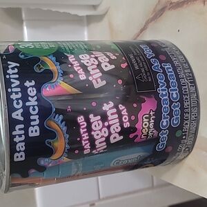NEW! Crayola Bath Activity Bucket 30 Pc Set For Kids ! Bath Bombs Finger Paint